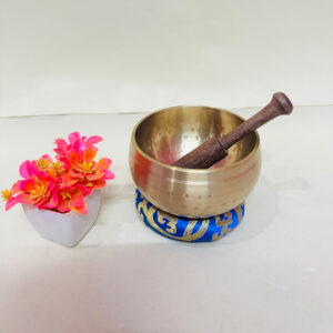 Hand beaten singing bowl for meditation